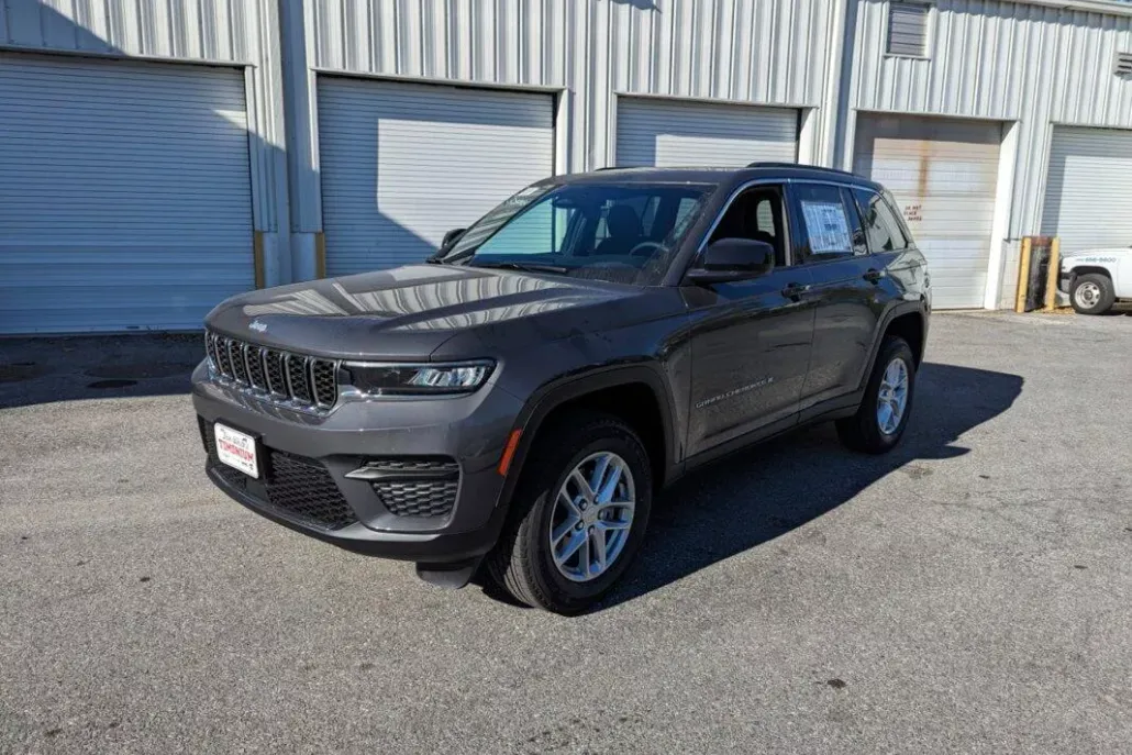 2025 Jeep Grand Cherokee Laredo X photo 1