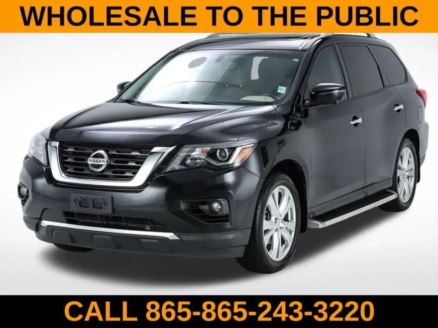 2018 Nissan Pathfinder SL photo 1