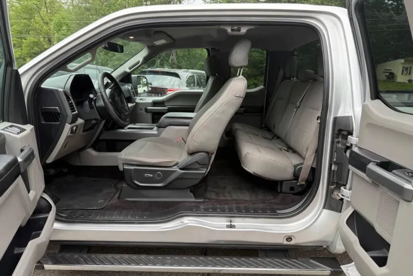 2016 Ford F-150 XLT photo 1