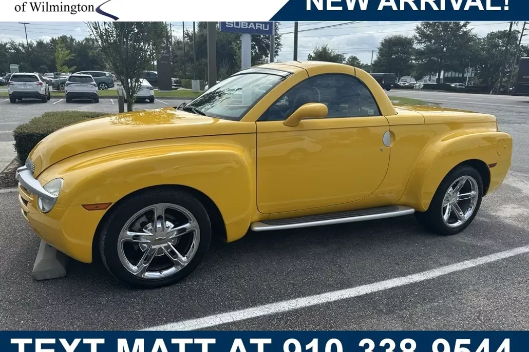 2005 Chevrolet SSR Base photo 1