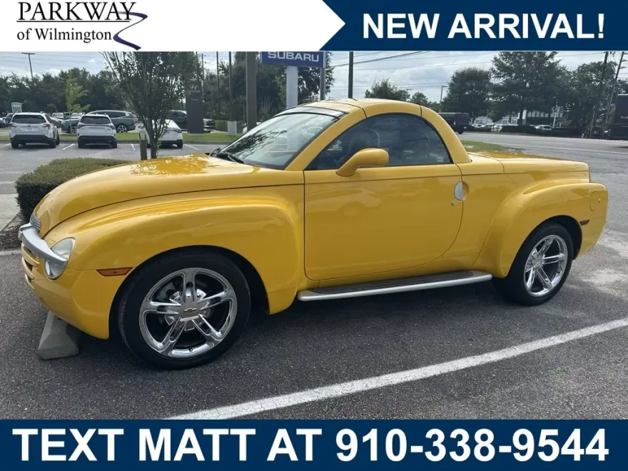 2005 Chevrolet SSR Base photo 1