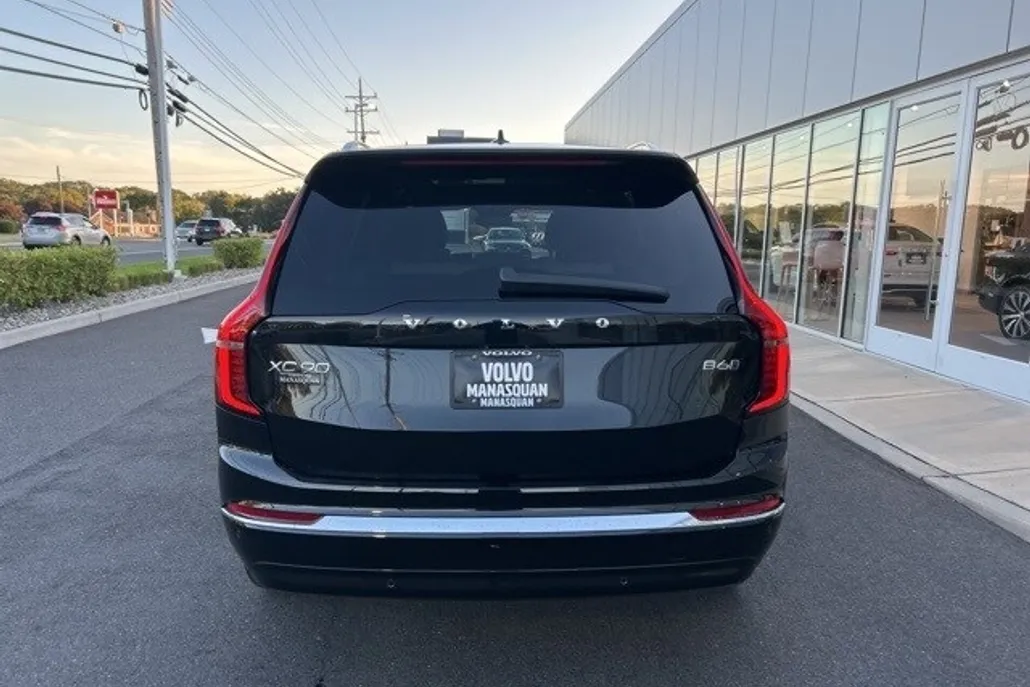 2025 Volvo XC90 Plus photo 1