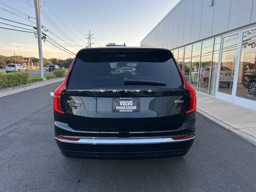 2025 Volvo XC90 Plus photo 1
