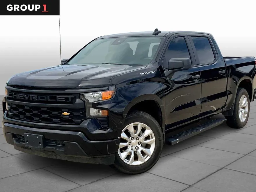 2024 Chevrolet Silverado 1500 Custom photo 1