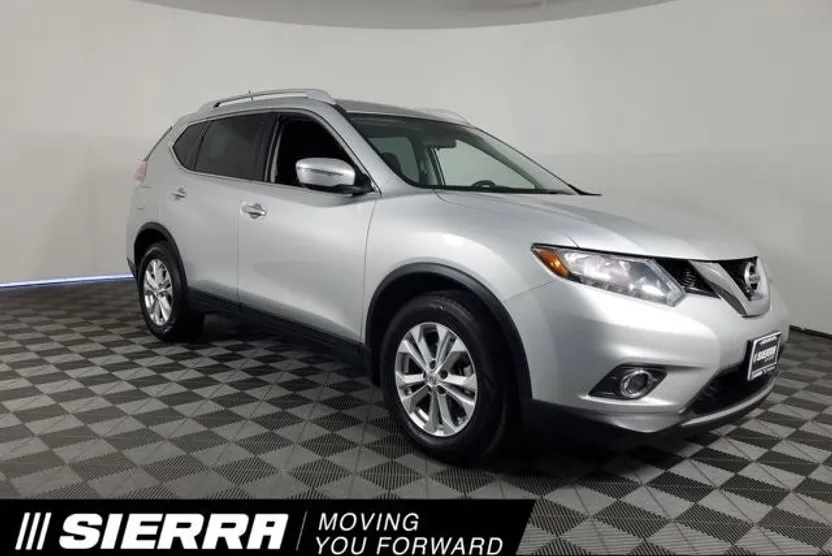 2014 Nissan Rogue SV photo 1