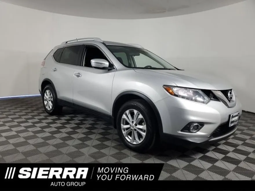 2014 Nissan Rogue SV photo 1