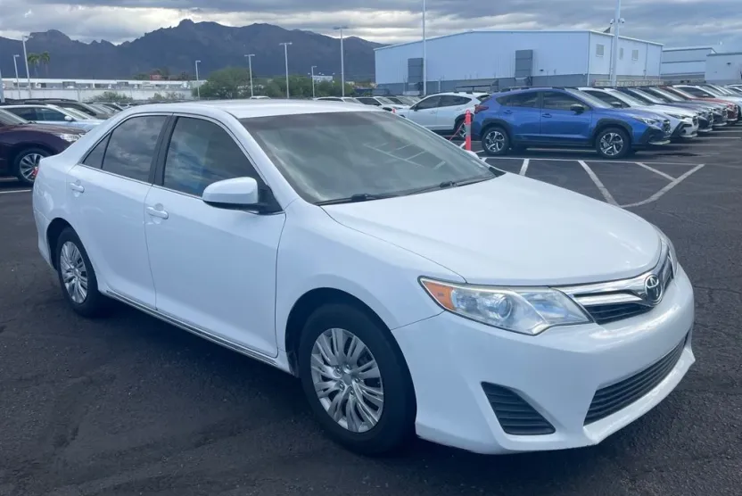 2014 Toyota Camry L photo 1