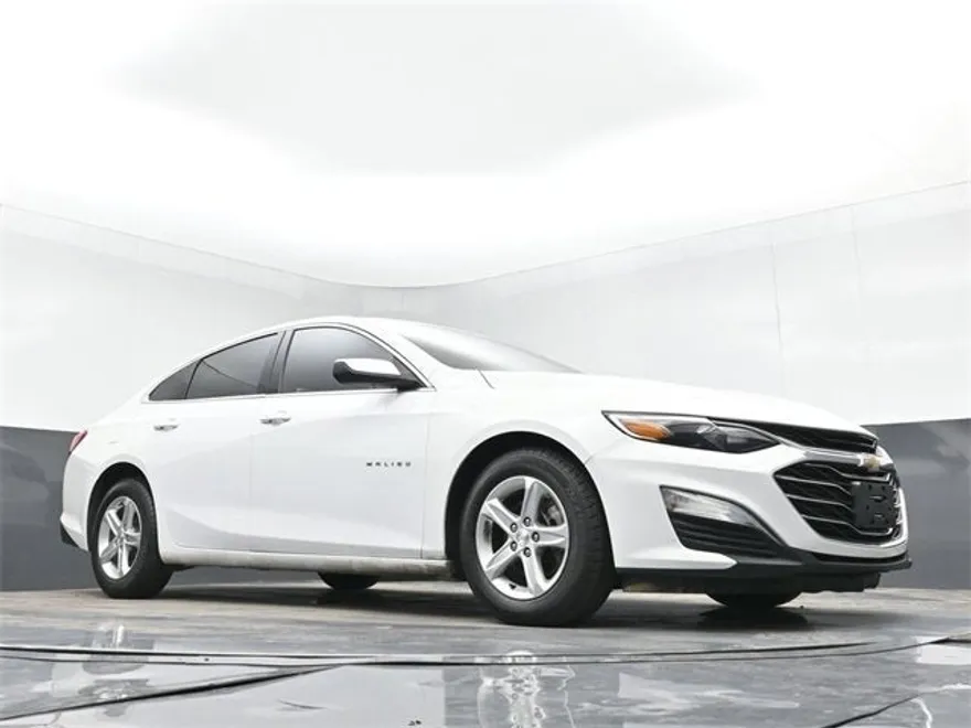 2021 Chevrolet Malibu LS photo 1