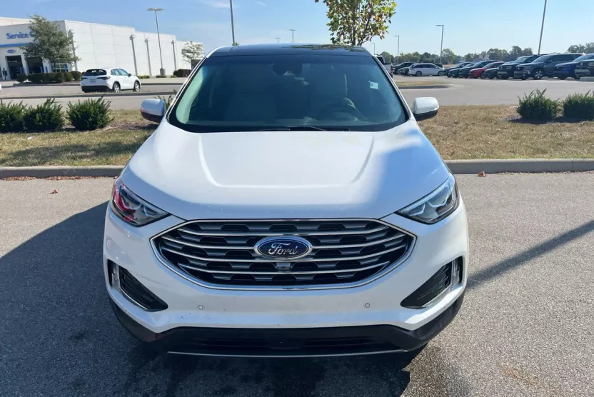 2020 Ford Edge Titanium photo 1