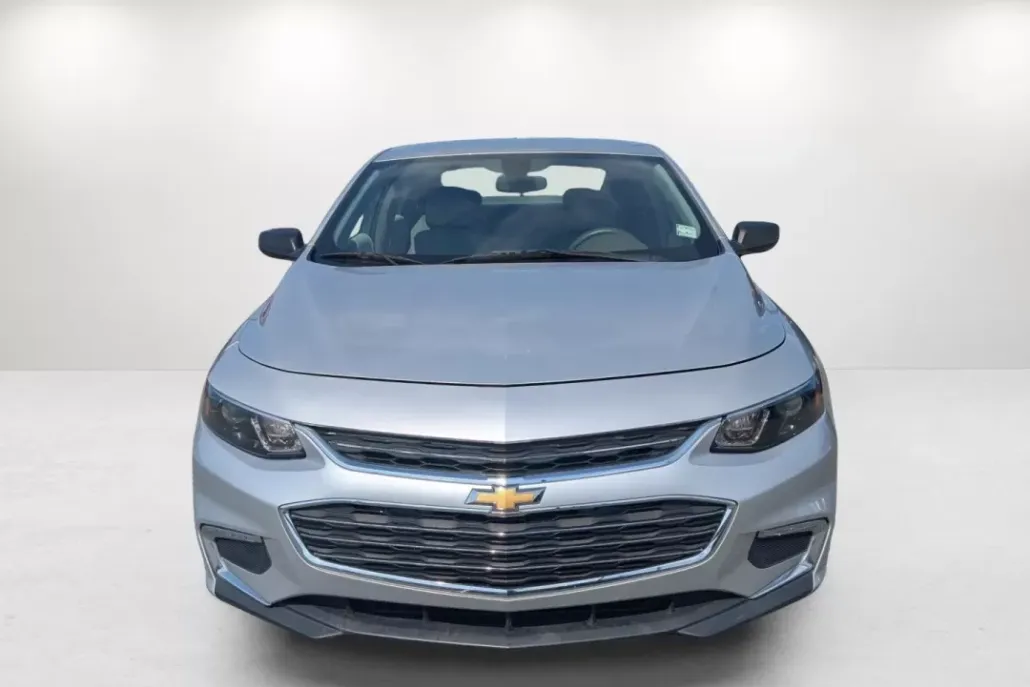 2018 Chevrolet Malibu LS photo 1