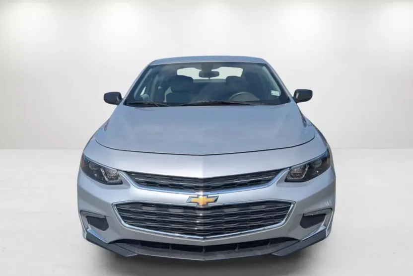 2018 Chevrolet Malibu LS photo 1