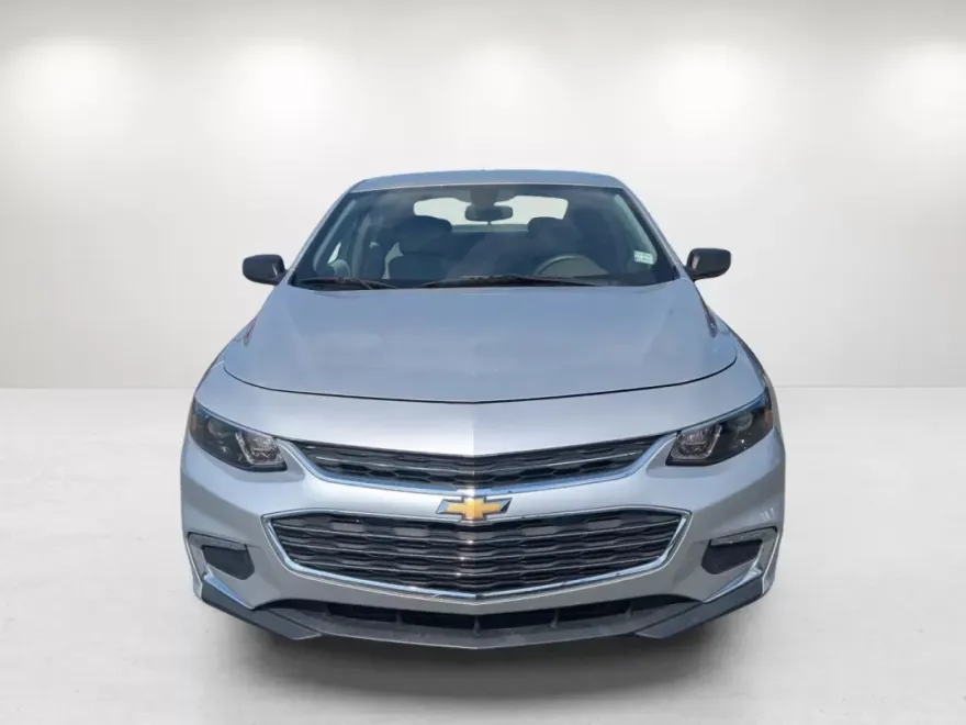2018 Chevrolet Malibu LS photo 1