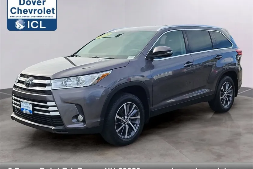 2019 Toyota Highlander SE photo 1