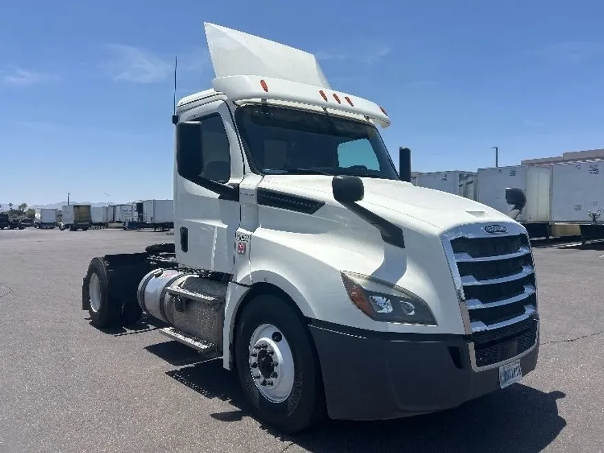 2019 Freightliner Cascadia 126" Day cab photo 1