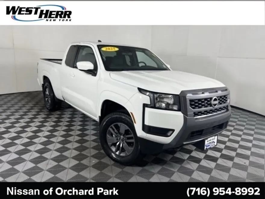 2025 Nissan Frontier SV photo 1