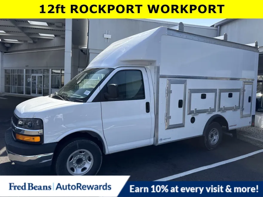2025 Chevrolet Express 3500 Cutaway Van photo 1