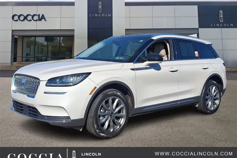 2022 Lincoln Corsair Standard photo 1