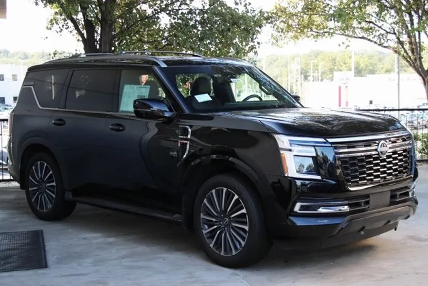2025 Nissan Armada Platinum Reserve photo 1