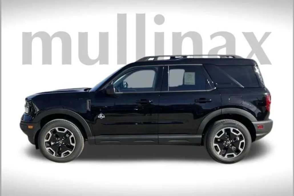2024 Ford Bronco Sport Outer Banks photo 1