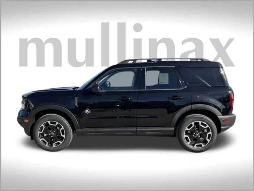 2024 Ford Bronco Sport Outer Banks photo 1