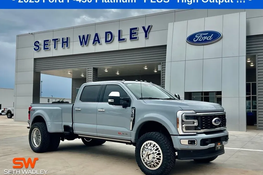 2025 Ford F-450 photo 1