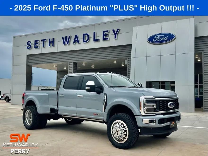 2025 Ford F-450 photo 1