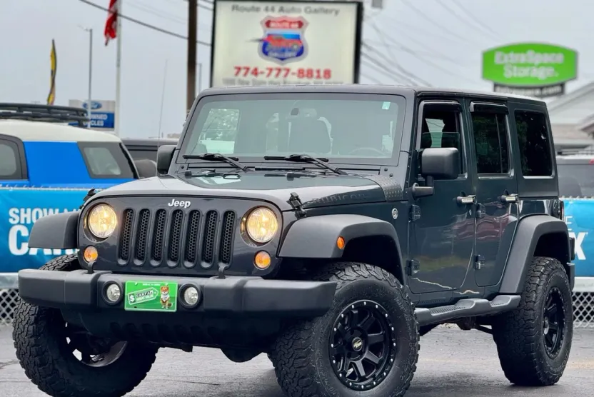 2016 Jeep Wrangler Unlimited Rubicon Sport photo 1