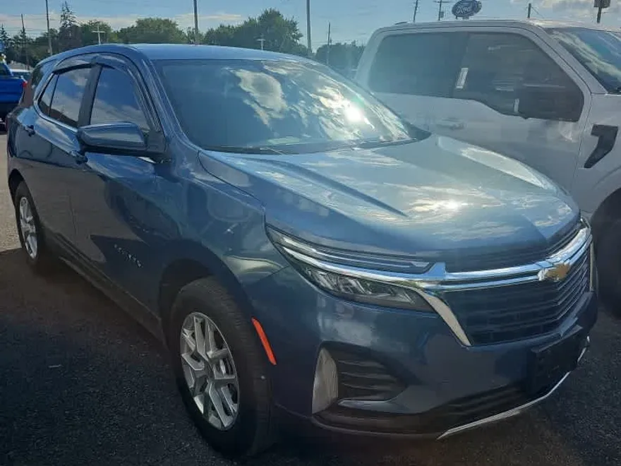 2024 Chevrolet Equinox LT photo 1