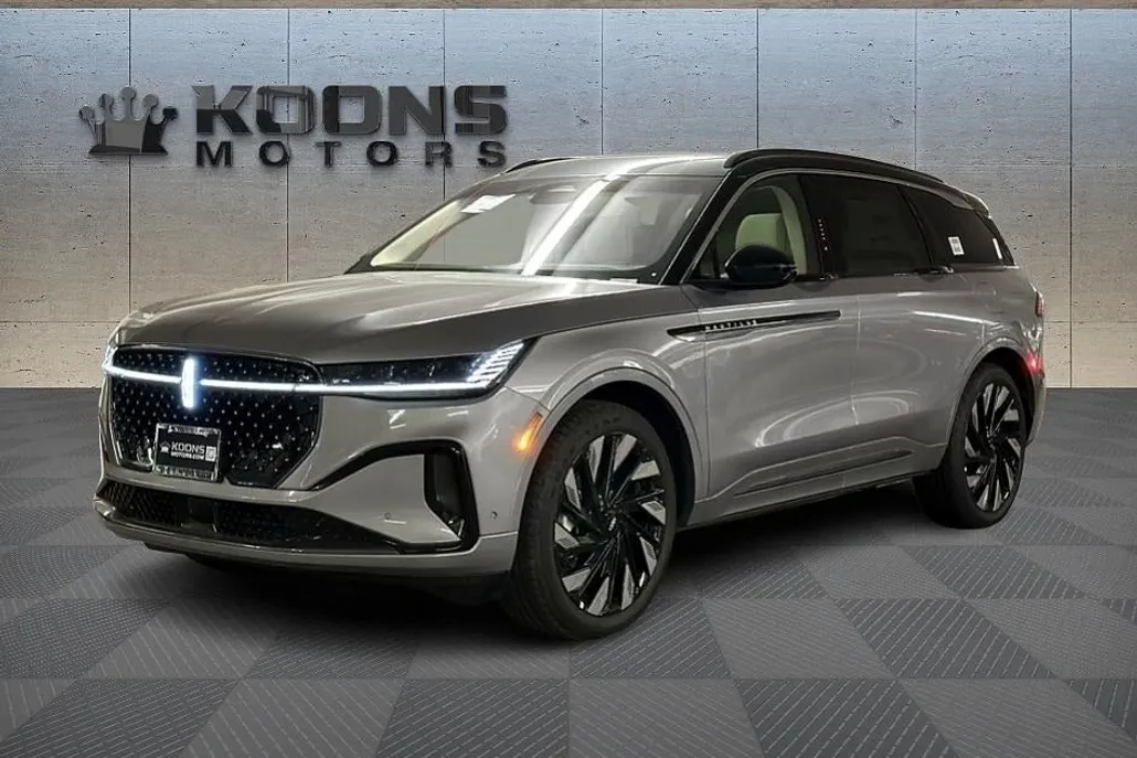 2024 Lincoln Nautilus Black Label photo 1