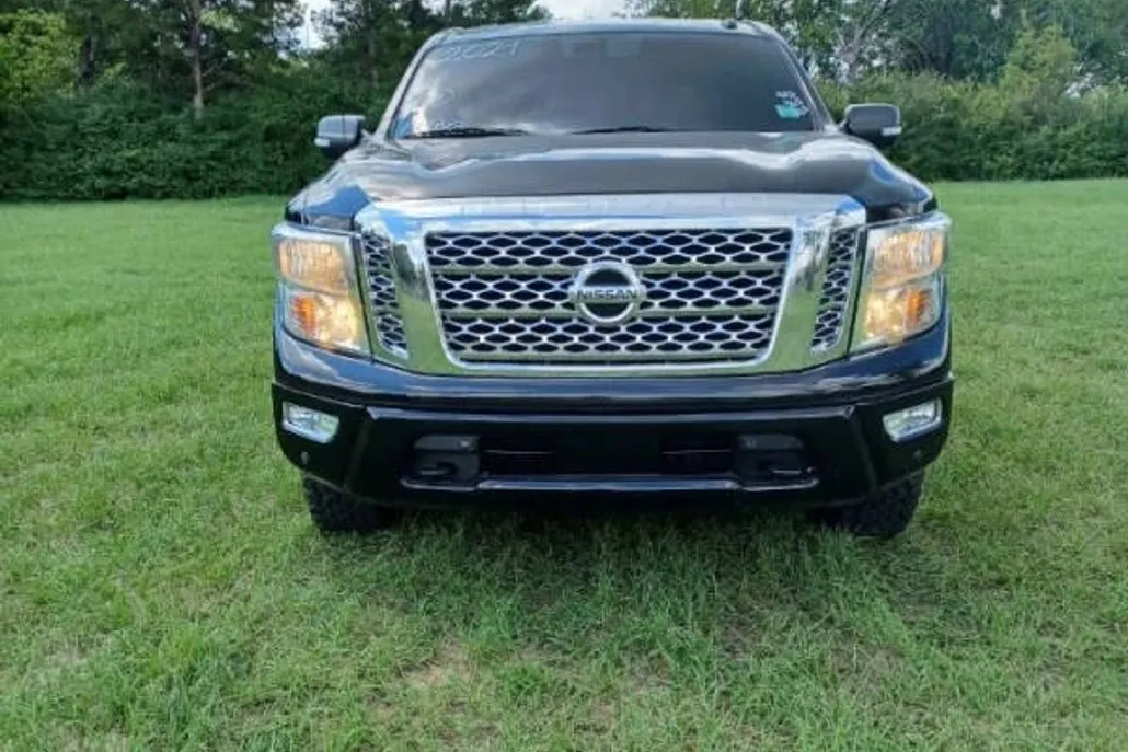 2021 Nissan Titan SV photo 1