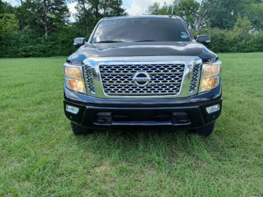 2021 Nissan Titan SV photo 1