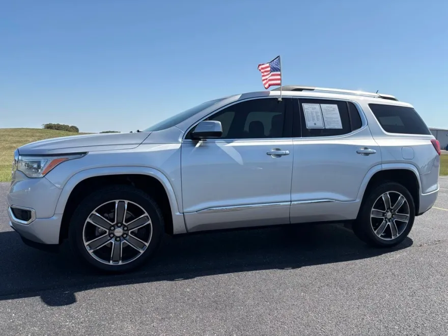 2019 Gmc Acadia Denali photo 1