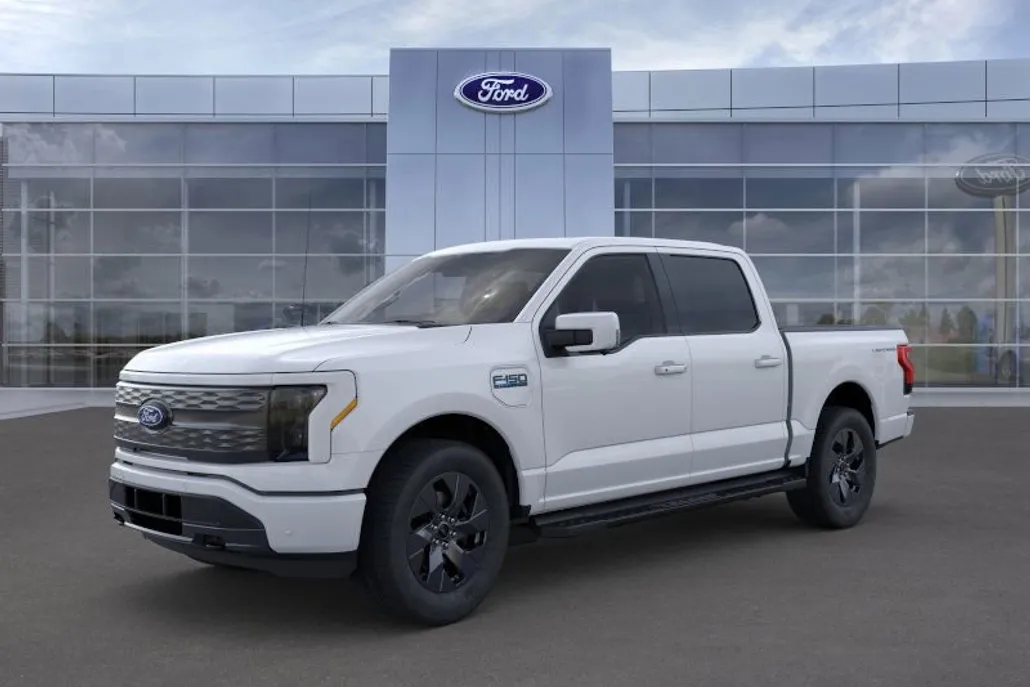 2025 Ford F-150 Lightning Lariat photo 1