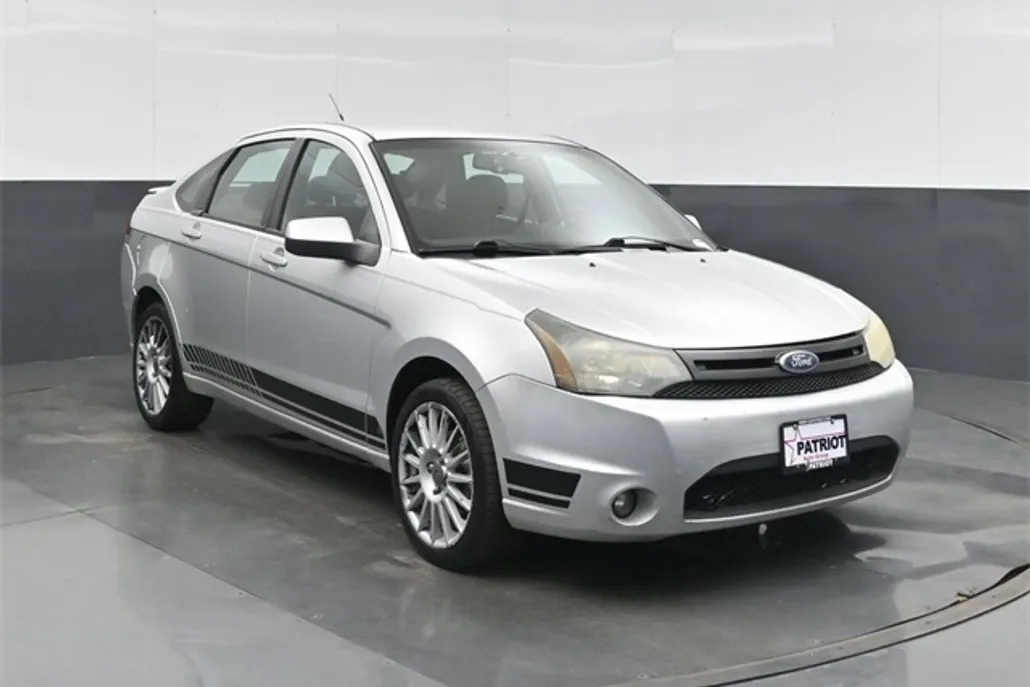 2011 Ford Focus SES photo 1