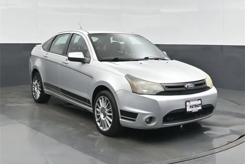 2011 Ford Focus SES photo 1