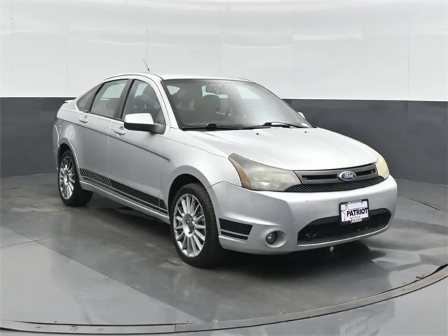 2011 Ford Focus SES photo 1