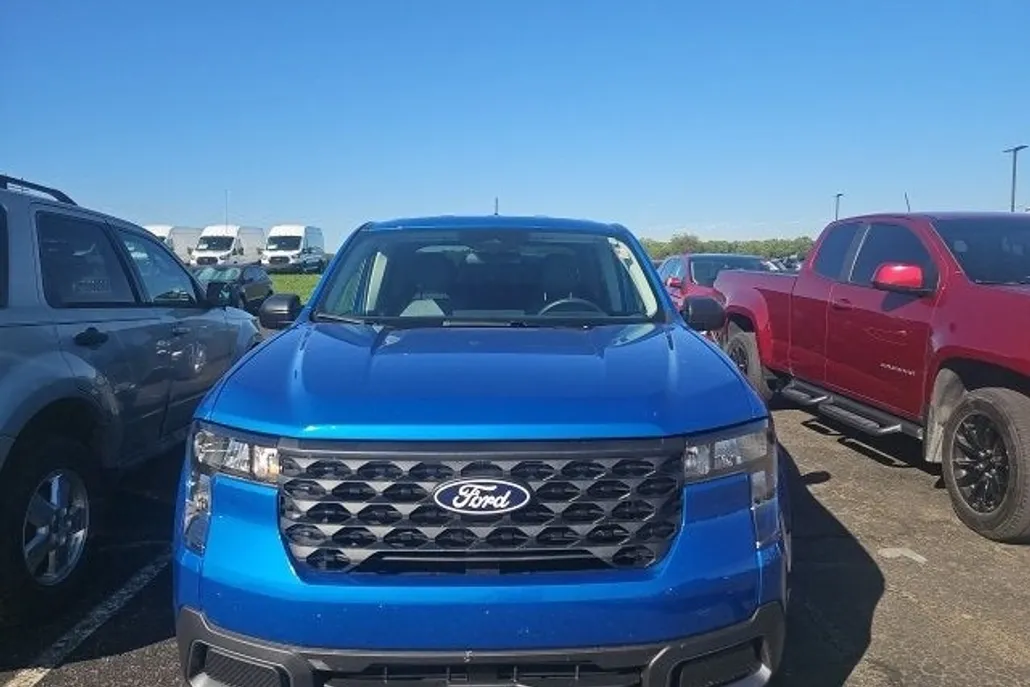 2025 Ford Maverick XLT photo 1