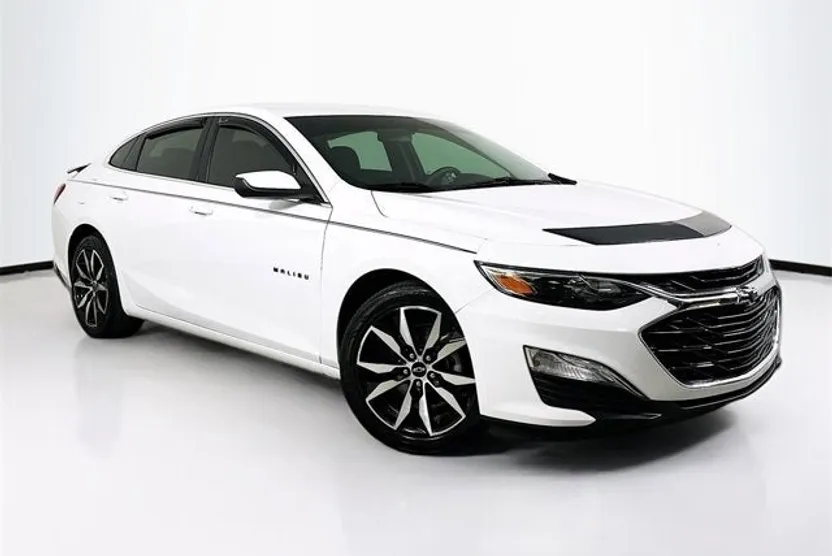 2022 Chevrolet Malibu RS photo 1