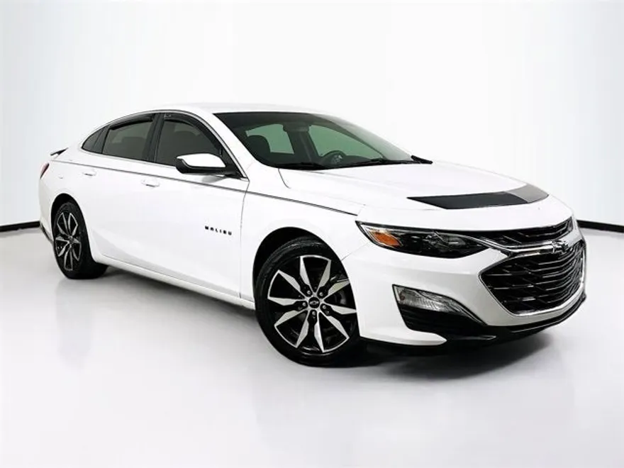 2022 Chevrolet Malibu RS photo 1
