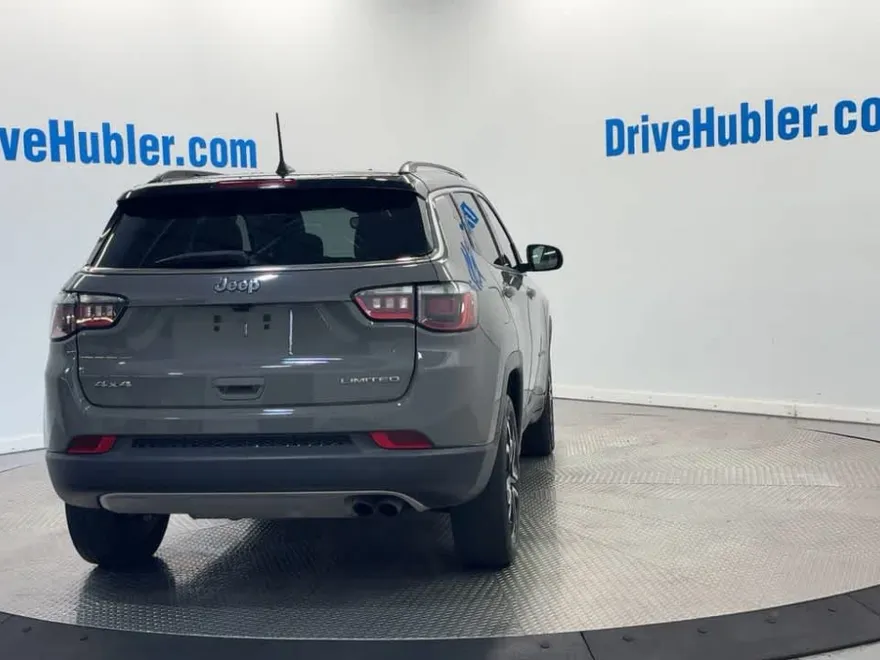 2022 Jeep Compass Limited photo 1