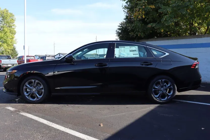 2025 Honda Accord EX-L photo 1