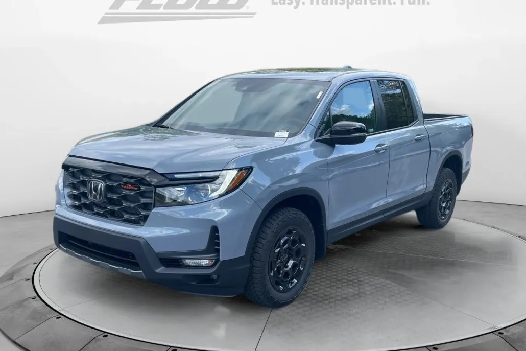 2025 Honda Ridgeline TrailSport photo 1