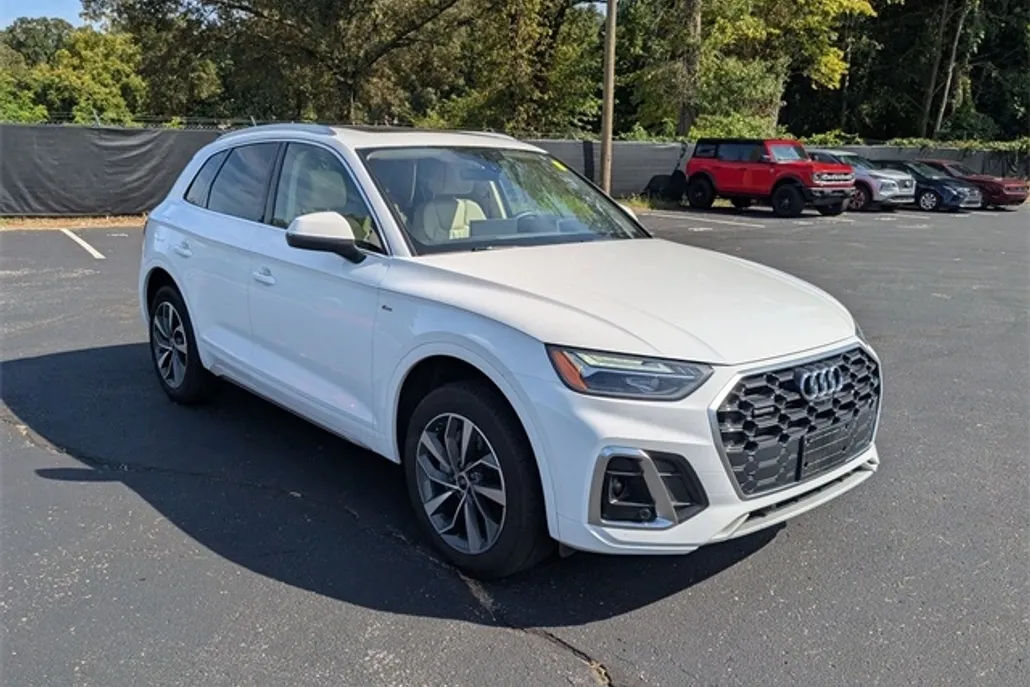 2024 Audi Q5 45 S line Premium photo 1