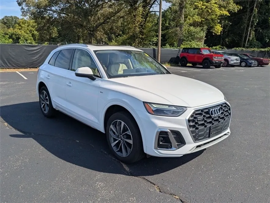 2024 Audi Q5 45 S line Premium photo 1