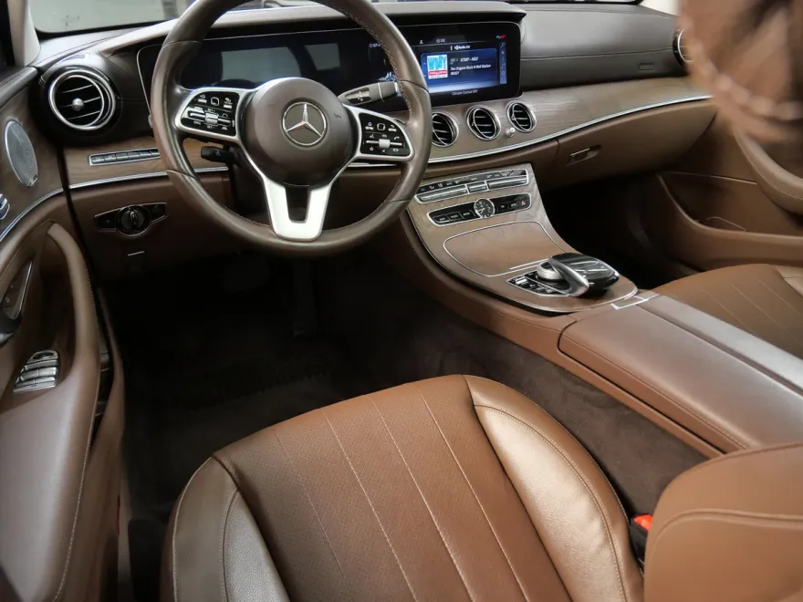 2019 Mercedes Benz E 300 4MATIC photo 1