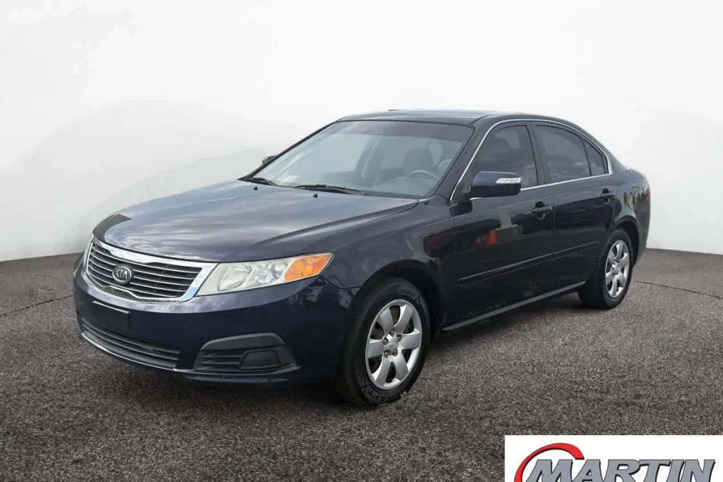 2010 Kia Optima LX photo 1