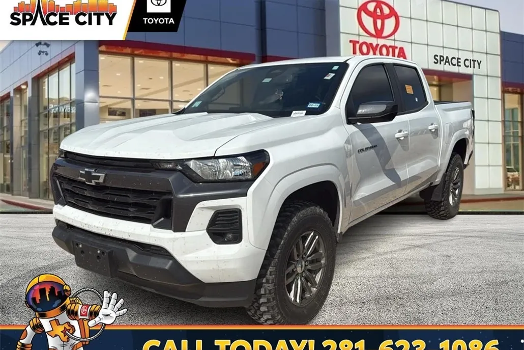 2023 Chevrolet Colorado LT photo 1