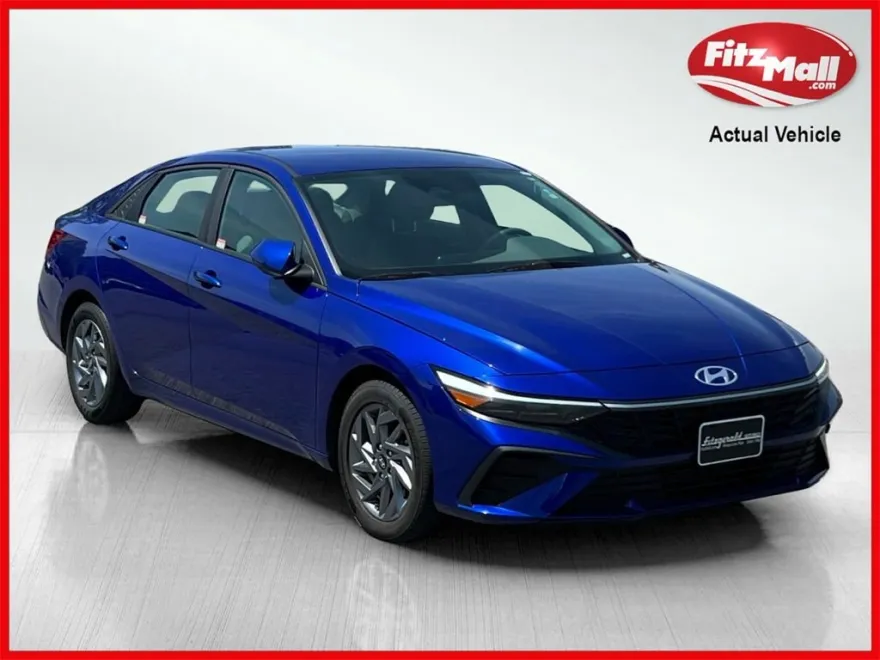 2024 Hyundai Elantra SEL photo 1