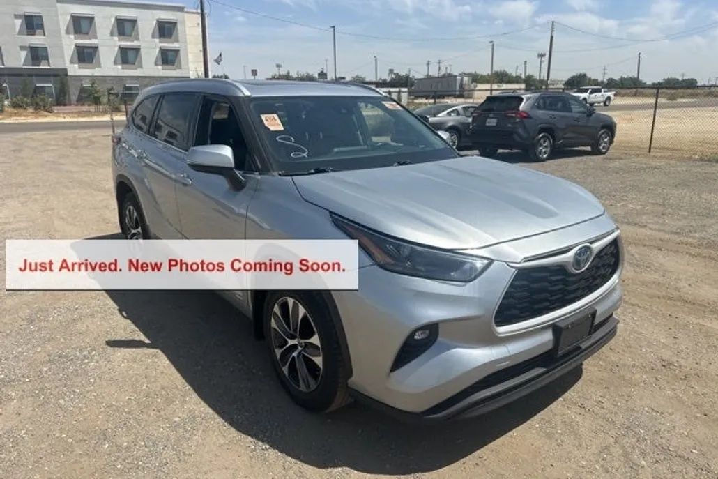 2022 Toyota Highlander Hybrid XLE photo 1