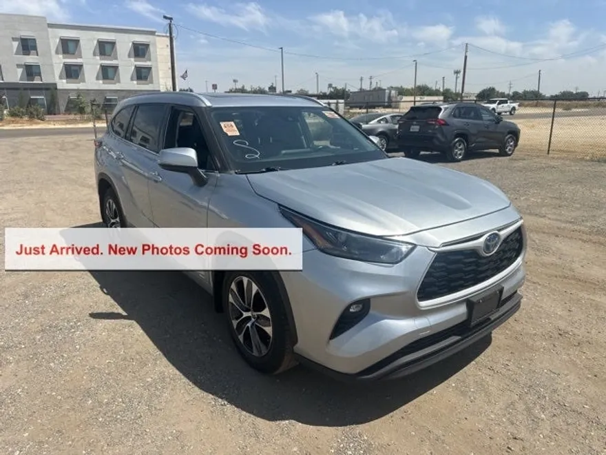 2022 Toyota Highlander Hybrid XLE photo 1
